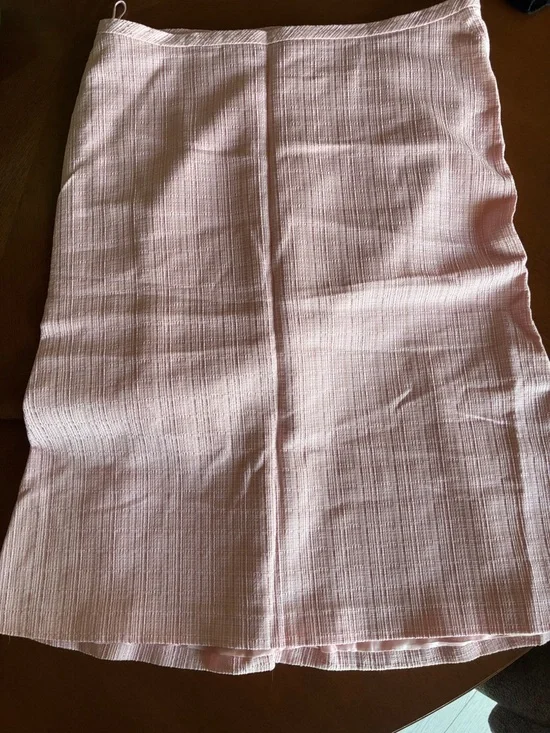 Salvatore Ferragamo Light Pink Textured Skirt - Picture 3 of 6